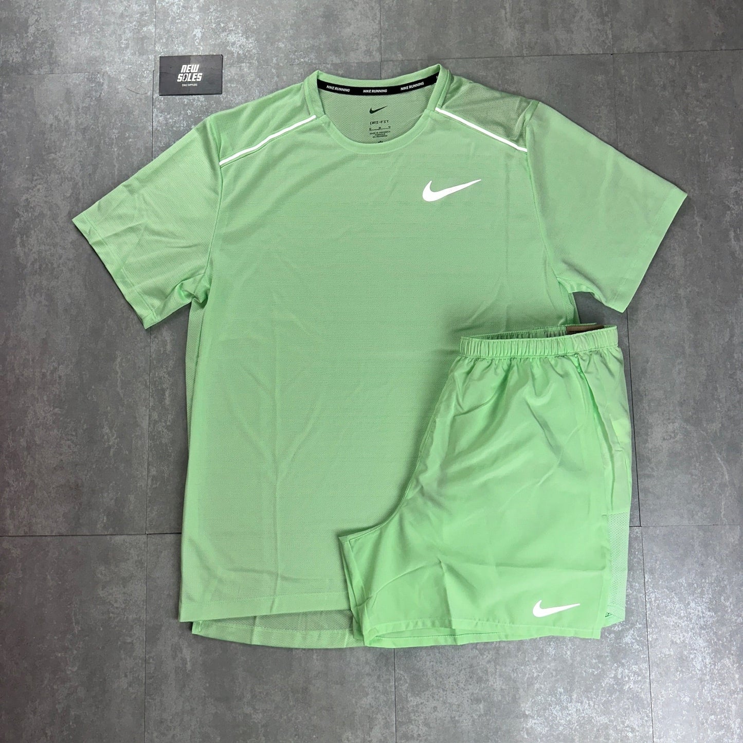 Nike Miler 1.0 T-Shirt & Challenger Shorts Set 'Vapor Green'