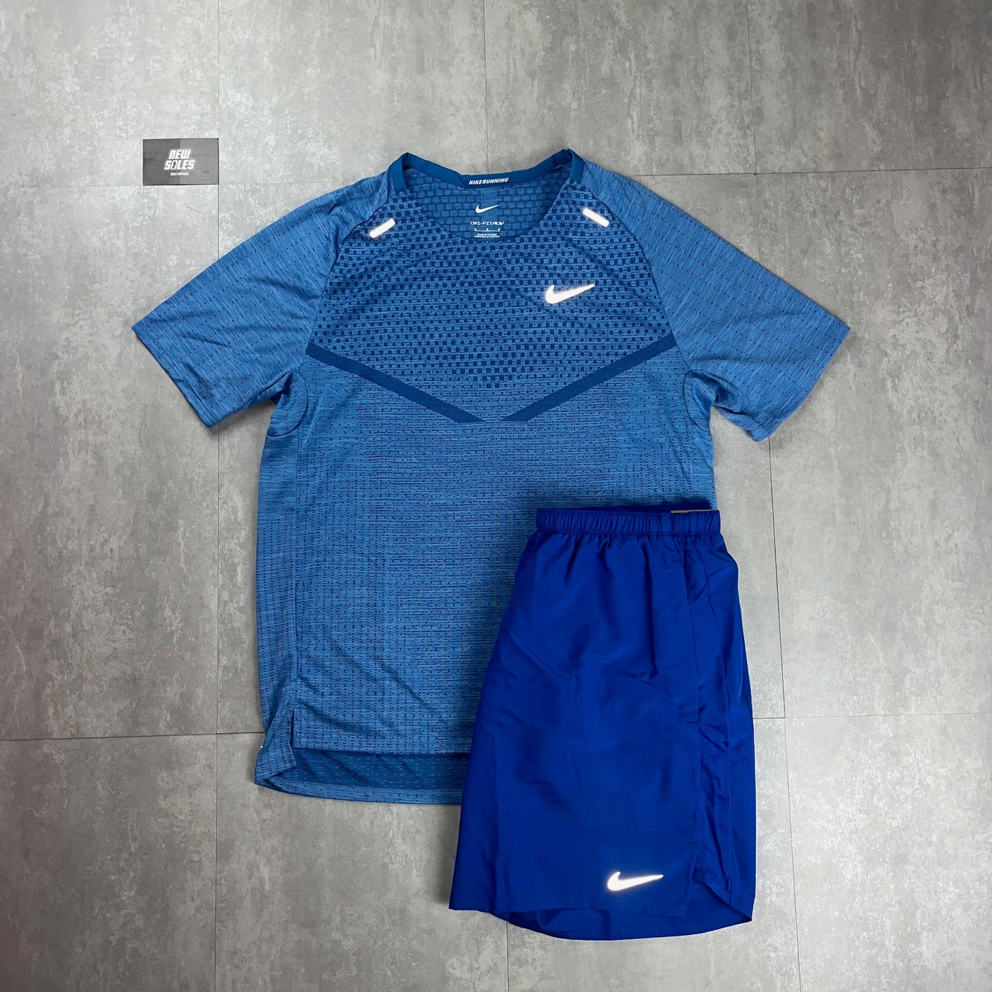 Nike Techknit T-Shirt Star Blue & Royal Blue Challenger Shorts Set