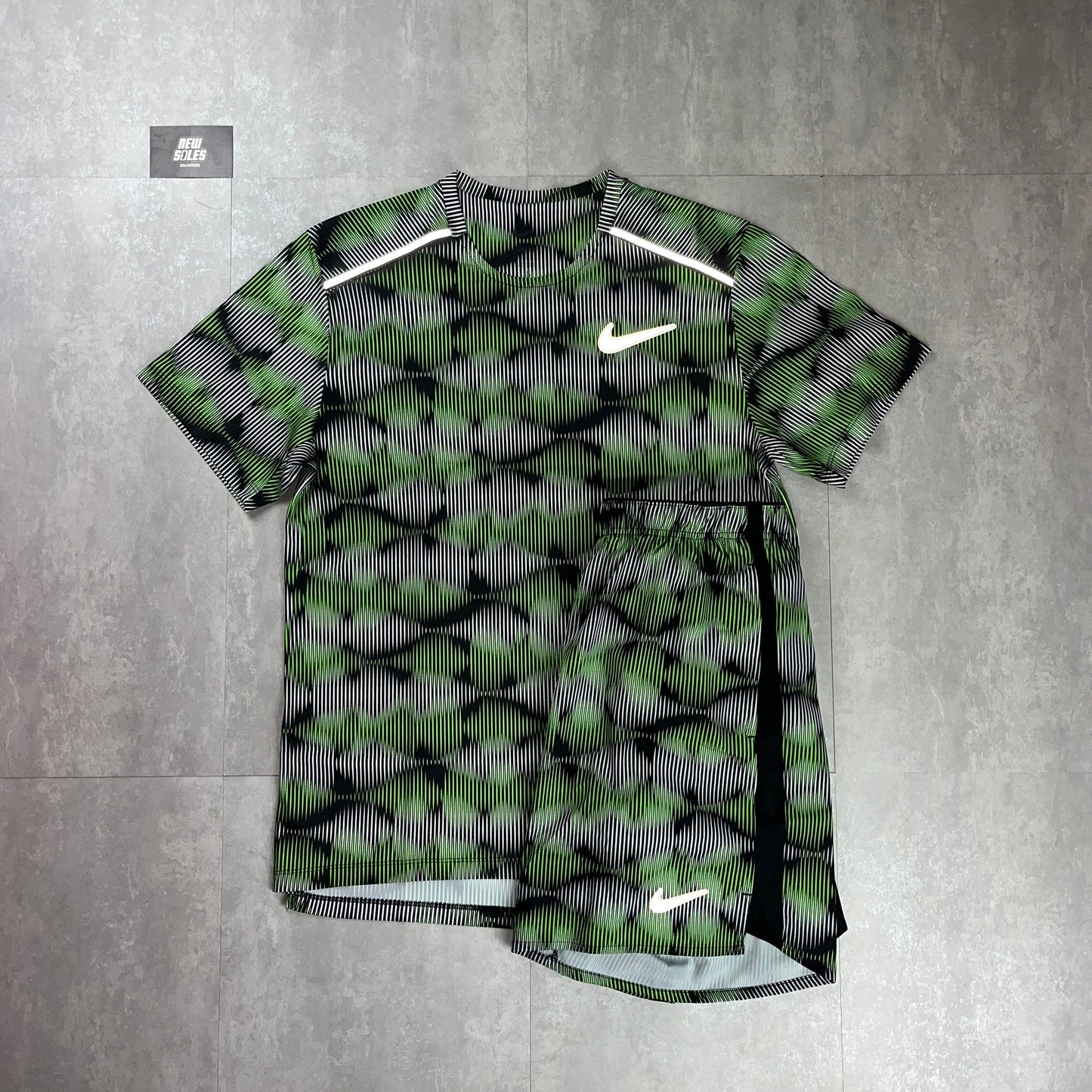 Nike Challenger Shorts 7” ‘Green Strike’